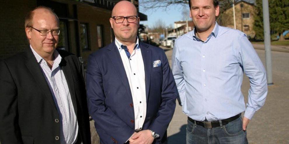 Storsatsning. Kommunchef Per Borg, regionchef Johan-Christer Svensson och Ronny Löfquist (S) lovar utbyggnad av optiskt fibernät till hela kommunen på fem år.