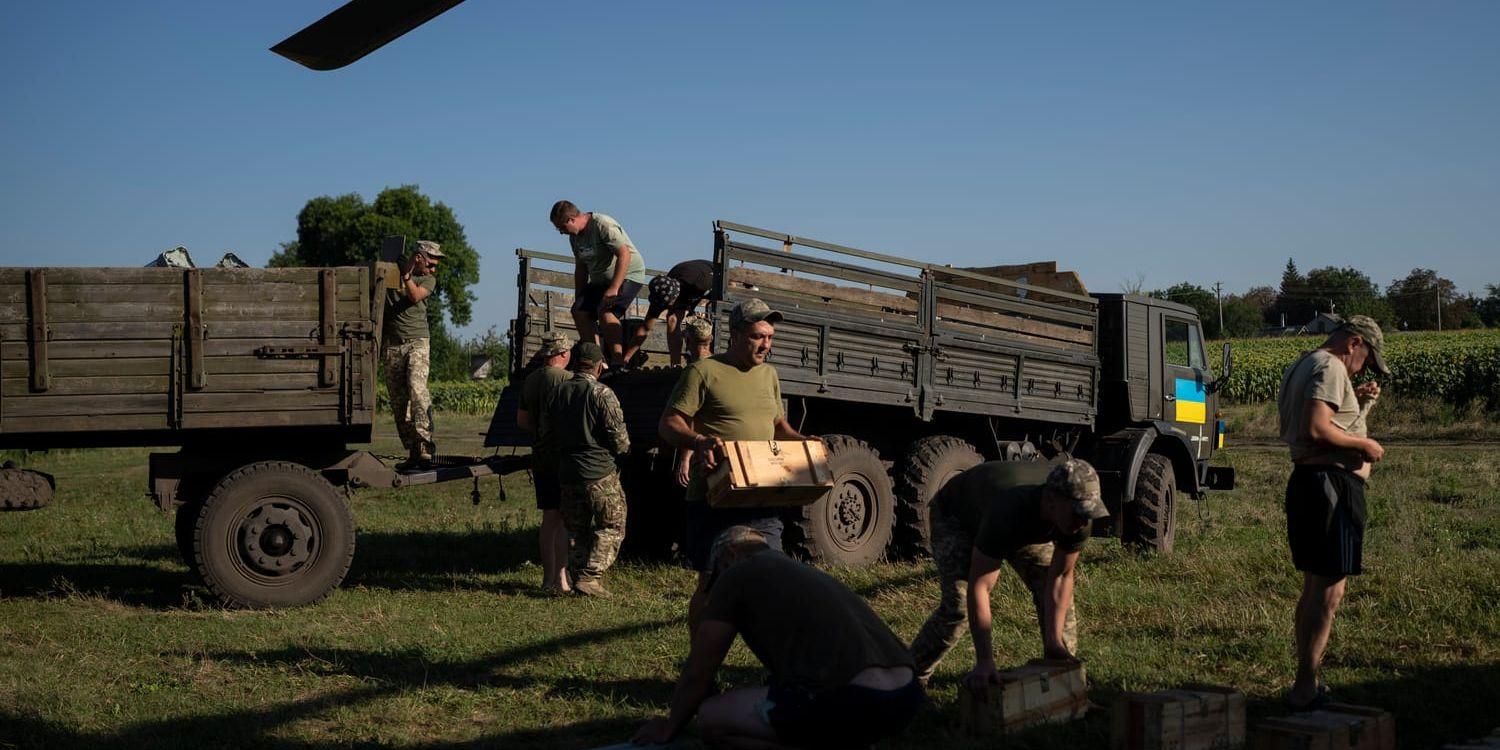 Plikt. Alla friska män i Ukraina, vilka saknar särskilda skäl att undantas, måste vara beredda på att rycka in och hjälpa till i kriget.