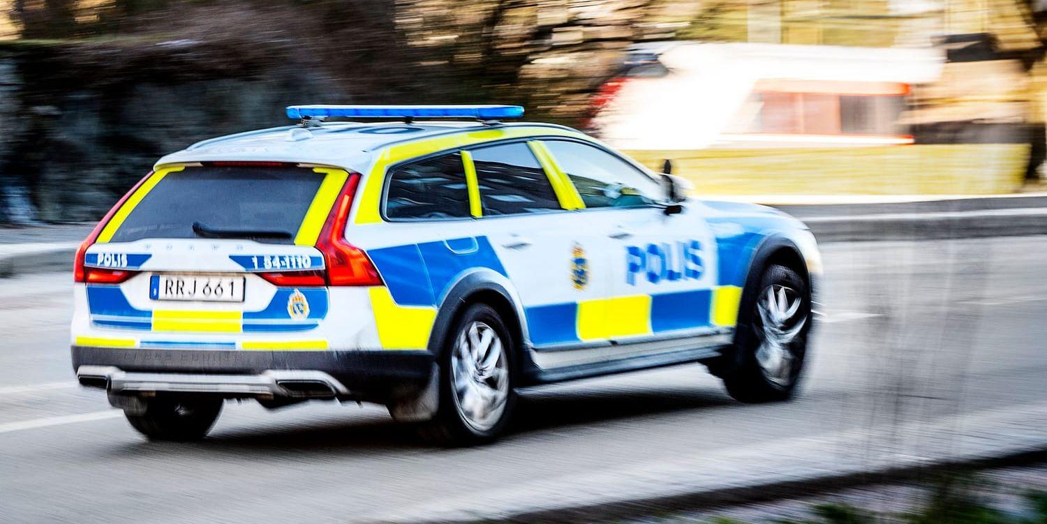 Polis , polisen , polisbil , blåljus , utryckning