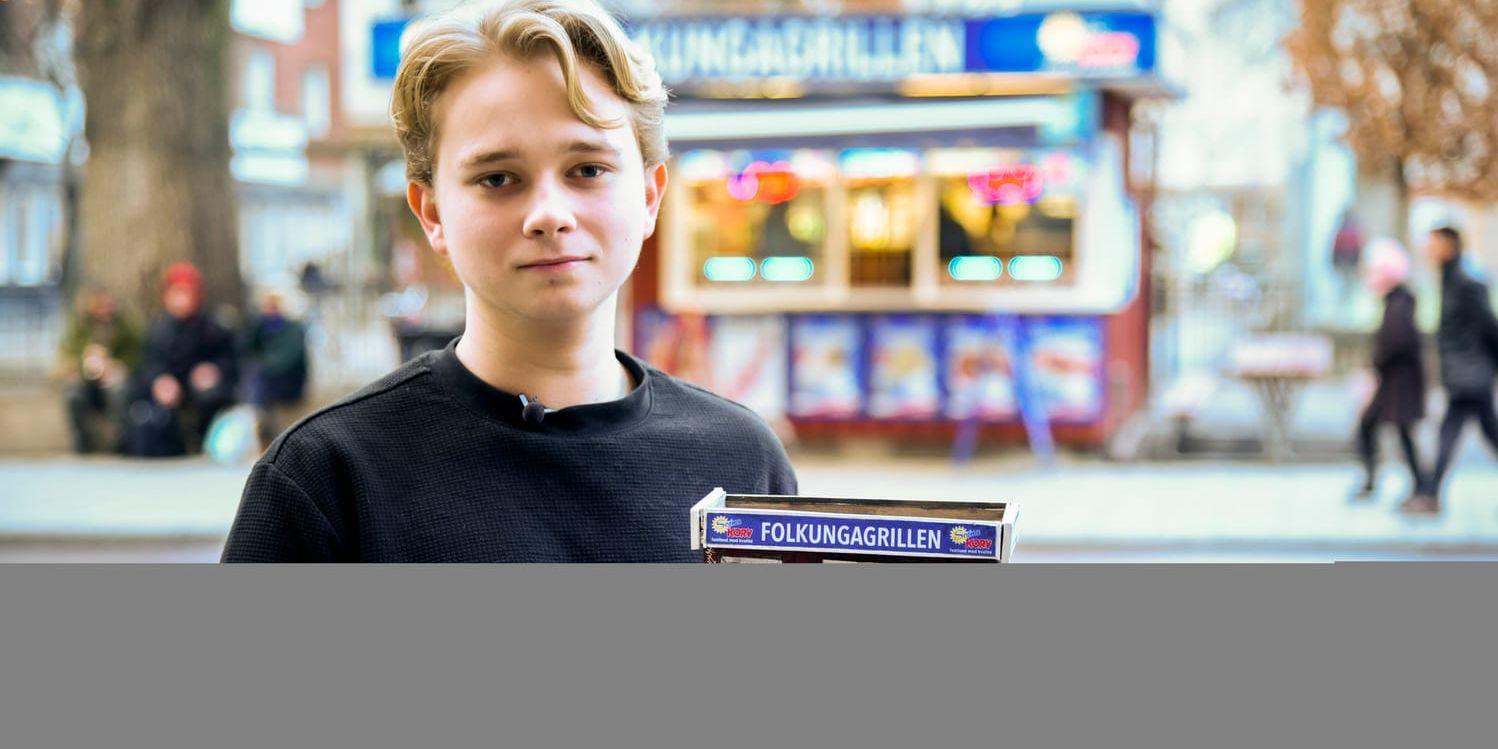 Axel Österholm, 18, ställer bland annat ut Folkungagrillen i miniatyr på Liljevalchs vårutställning.